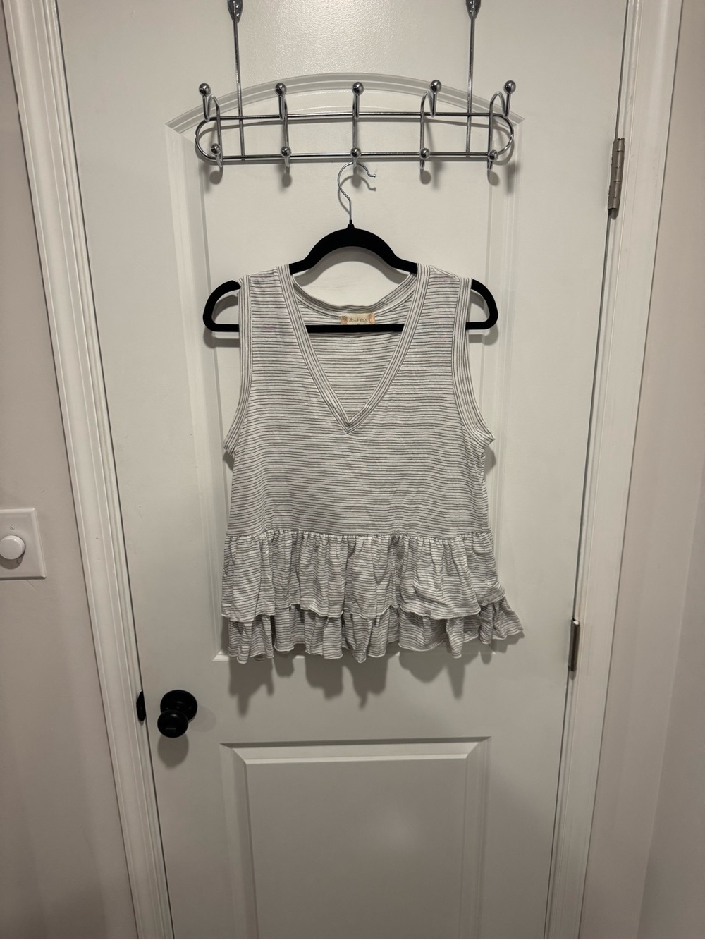 Sleeveless Ruffle Hem Striped V-Neck Tank - Light Gray & White